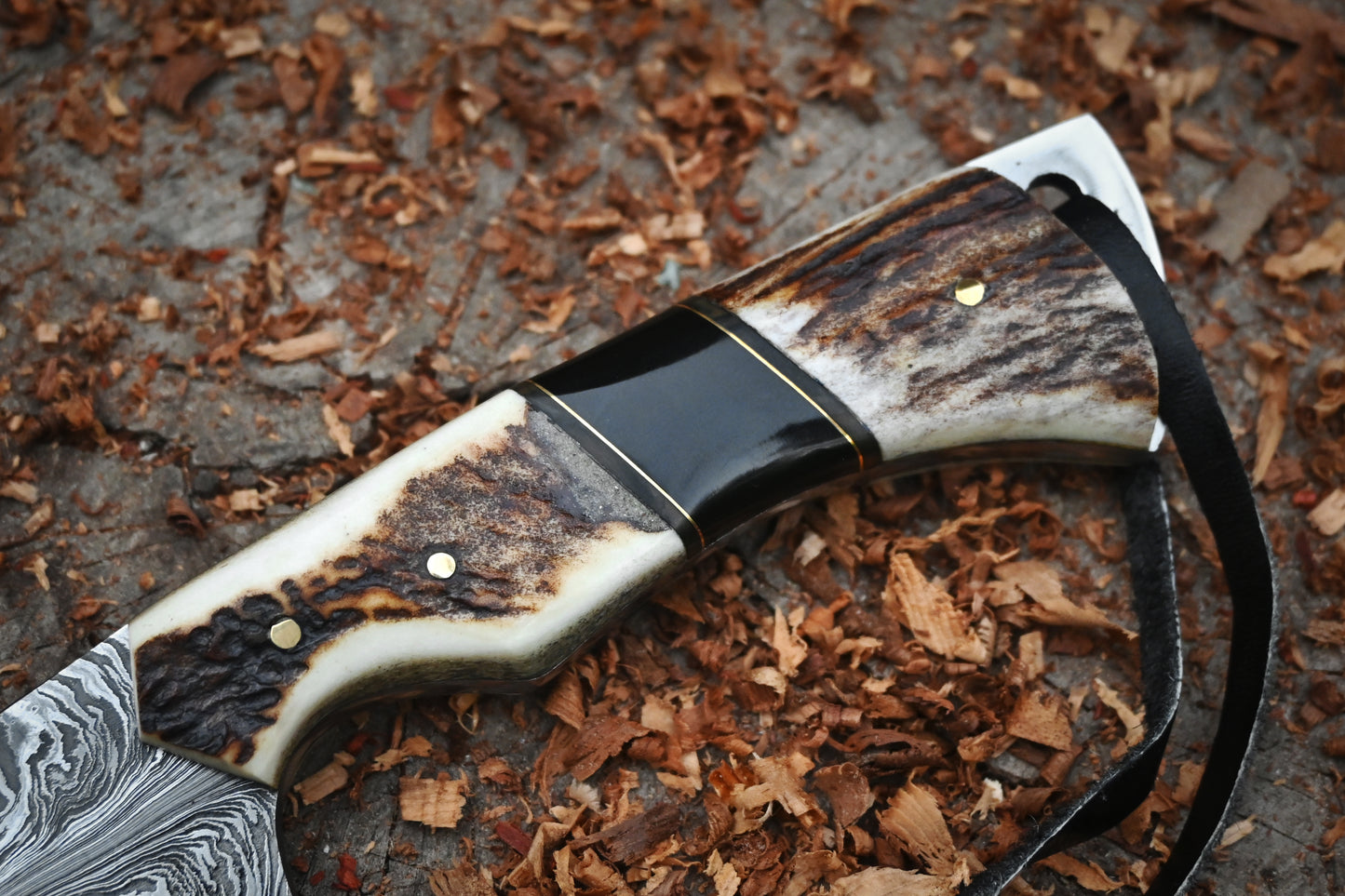 Bobcat Damascus Hunting Knife – 10" Hand-Forged 512-Layer Fixed Blade & Leather Sheath