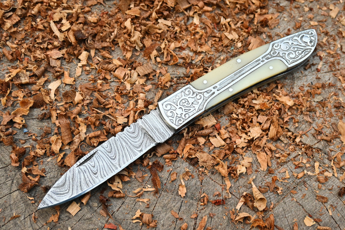 Ivory Edge – Hand Forged Damascus Steel Folding Pocket Knife – Camel Bone Handle & Leather Sheath