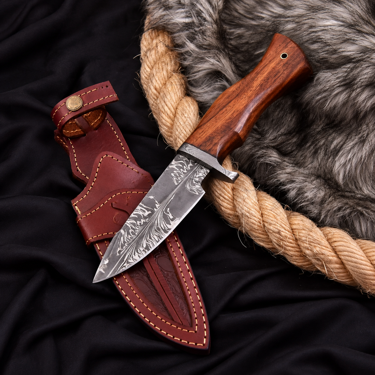Heritage Feather – Fixed-Blade Knife with Feather-Pattern Blade, Brown Handle and Stitched Sheath