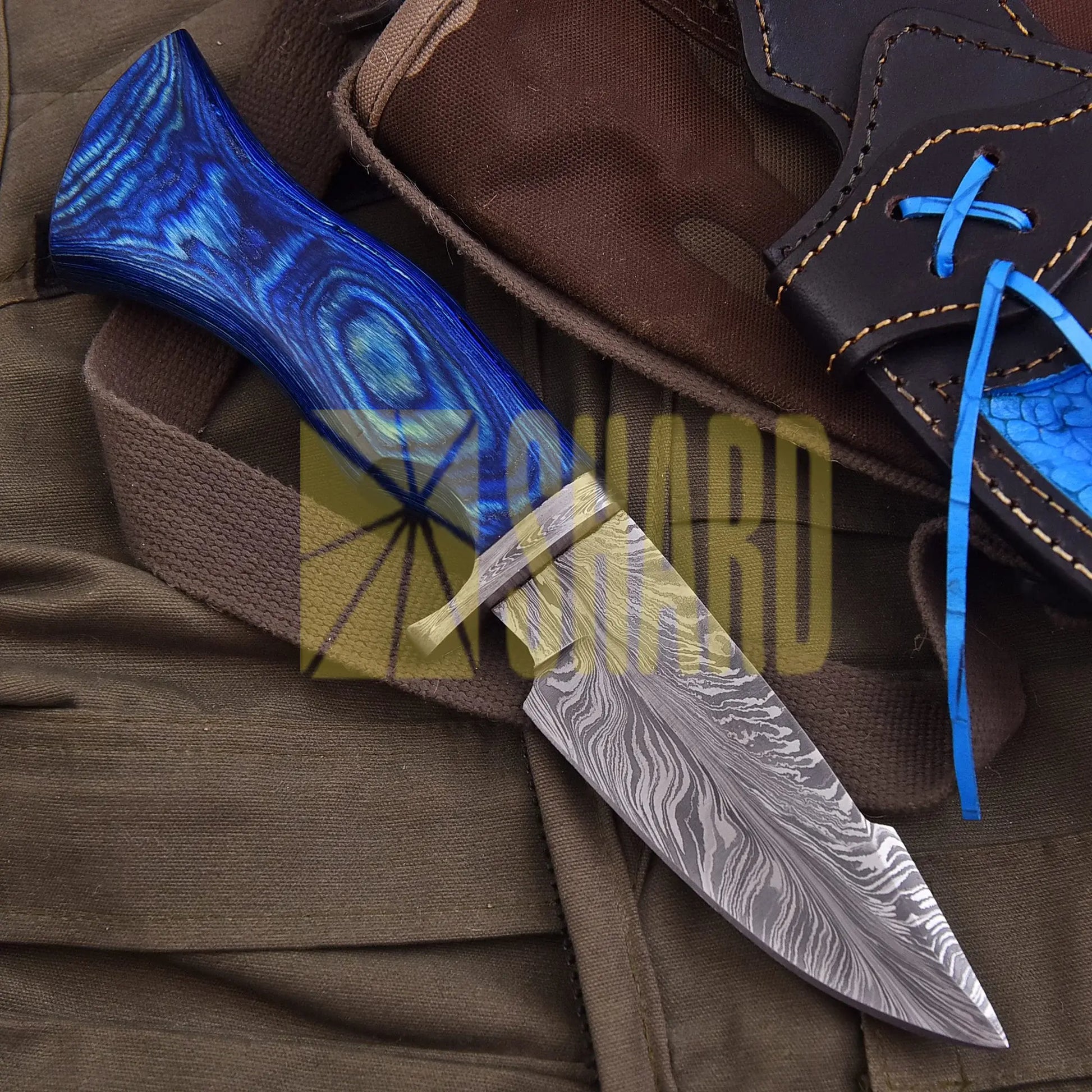 Bluewood Heritage Damascus Collectible with feather-pattern Damascus steel and natural bluewood handle, hand-forged craft gift.